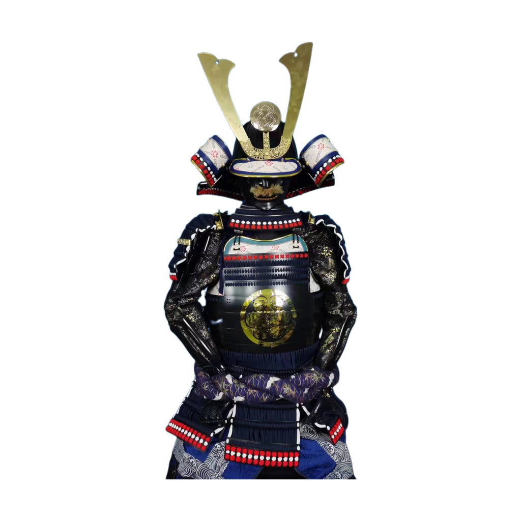 O-yoroi great armor, three-quarter view with large sode shoulder guards